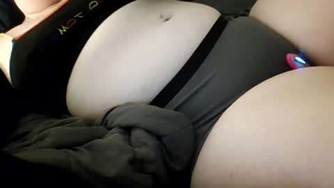 makemewatch online show from February 3, 11:52 pm