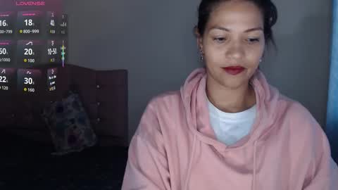 MAKENNAA online show from November 4, 10:49 am