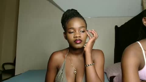 malani_malia online show from November 14, 3:25 pm