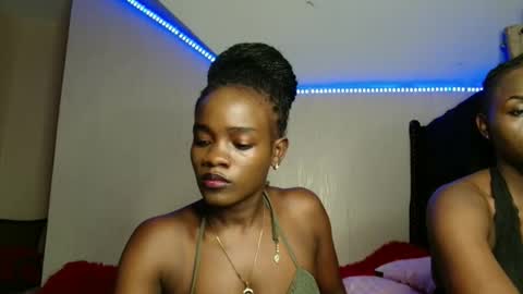 malani_malia online show from November 12, 3:47 pm