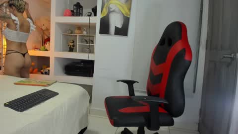 Snapshot of malefica_cortexxx_ chatting on September 11, 2:46 am Malefica online show from September 11, 2:46 am