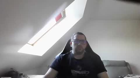 breton online show from March 18, 9:04 am