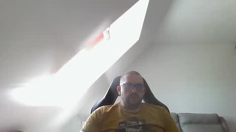 breton online show from April 19, 11:22 am