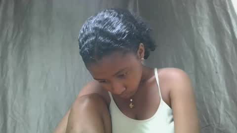 mamieriela online show from April 12, 6:12 pm