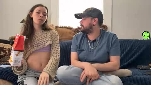 manicpixiedreamfrog online show from April 17, 5:48 pm