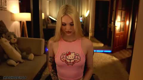 Amelie online show from August 5, 7:44 pm