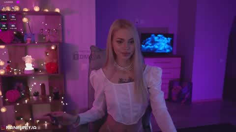 Amelie online show from February 12, 11:51 pm