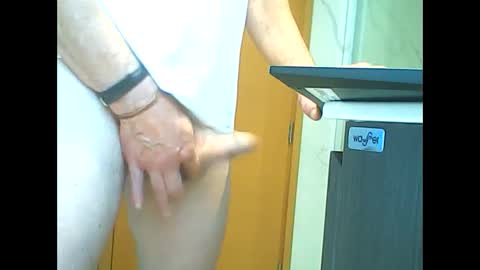 Snapshot of manu_481 chatting on October 3, 2:58 pm manu_481 online show from October 3, 2:58 pm