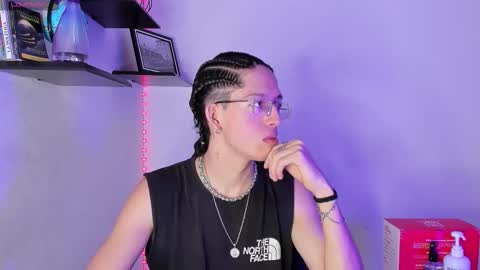 Manuel online show from November 12, 11:40 pm