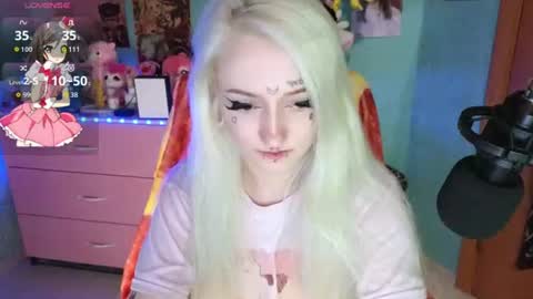 Manuela online show from June 21, 9:32 pm