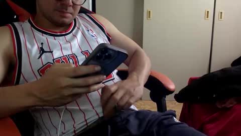 Manu online show from February 3, 6:12 pm