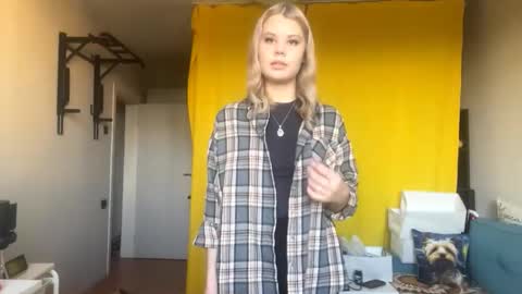 Lara online show from November 19, 10:47 am