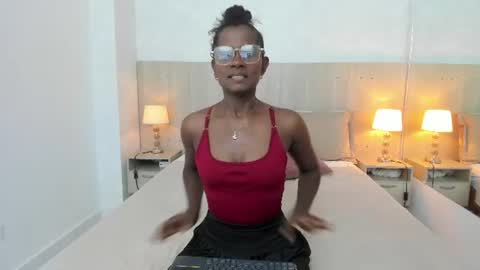 Mara Sinclair online show from June 21, 7:31 pm