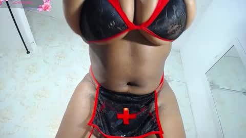 mara_thompsonn online show from February 3, 1:04 pm