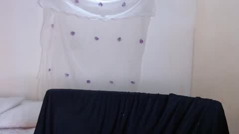 maraa_lee online show from April 17, 10:45 pm