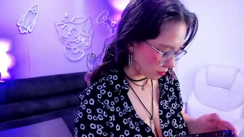 maramartinez_ online show from May 16, 7:34 pm