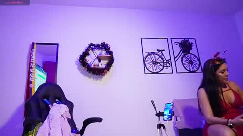 Snapshot of marce_hill chatting on October 21, 10:13 pm MARCE AND ..... online show from October 21, 10:13 pm