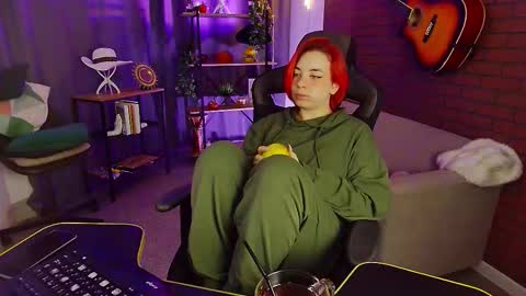 MarcelineChi online show from December 3, 5:41 am