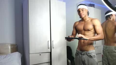 Snapshot of marcelo_dosantos77 chatting on September 25, 12:45 pm MARCELO online show from September 25, 12:45 pm