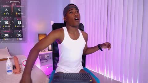 MarceloJones online show from October 3, 6:05 pm