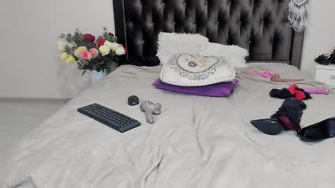 Marcia online show from February 19, 1:29 am