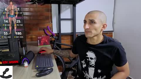 Marck  Independent model  online show from April 1, 3:07 am