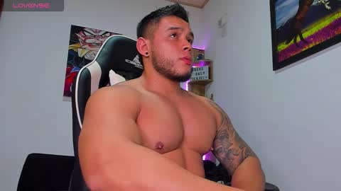 Snapshot of marco_diaz1 chatting on October 2, 11:14 pm Marco Diaz online show from October 2, 11:14 pm
