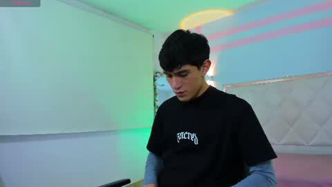 marco_tay online show from August 6, 11:30 am