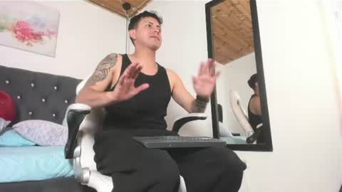 marcos_vieyra online show from June 20, 8:37 pm
