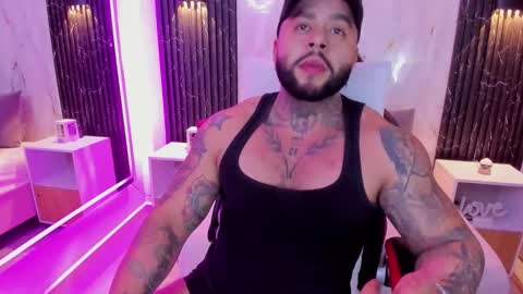 Snapshot of marcus_fit1 chatting on October 23, 12:56 am Marcus online show from October 23, 12:56 am
