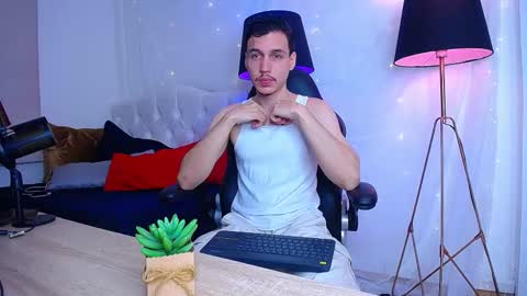 Marcus Hanks online show from December 14, 5:46 am