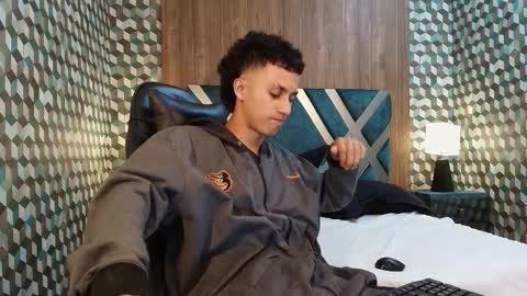 marcus_jeron online show from December 20, 2:18 am