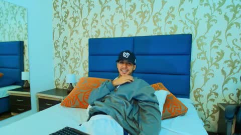 marcus_jeron online show from November 4, 8:43 pm