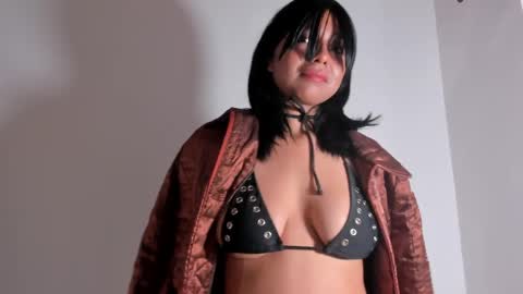 marellaa_ online show from April 13, 5:55 am