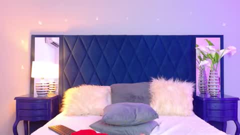 Margaret Saunders online show from December 3, 8:31 pm