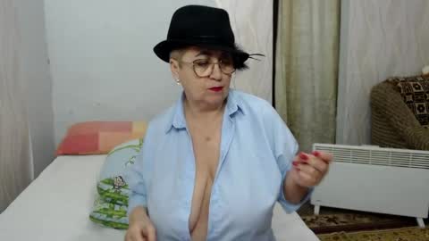 MargaretStar online show from March 8, 4:55 pm