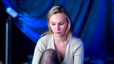 margaux_corsets6641000 online show from December 26, 12:27 pm