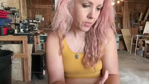 Elle online show from February 17, 7:24 pm