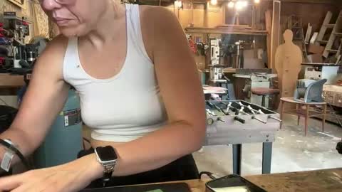 Elle online show from April 23, 4:08 pm