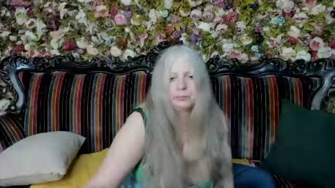 Maria online show from June 10, 9:13 pm