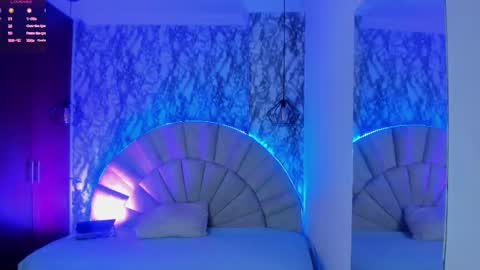   online show from November 11, 11:45 am