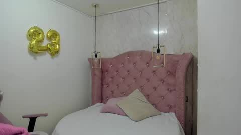   online show from March 4, 7:01 pm