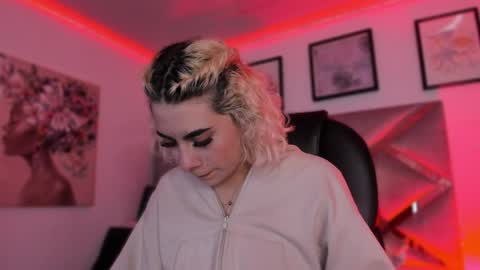 Marian online show from March 30, 8:42 pm