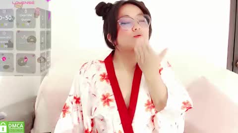 Ana online show from December 17, 7:04 pm