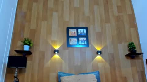 Mariana Angel online show from March 5, 8:10 pm