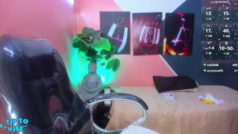 Snapshot of mariansexx chatting on December 7, 4:31 pm Marian Sexy online show from December 7, 4:31 pm