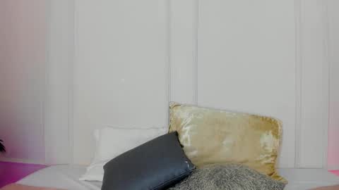 Maria Pettit online show from March 4, 12:02 pm