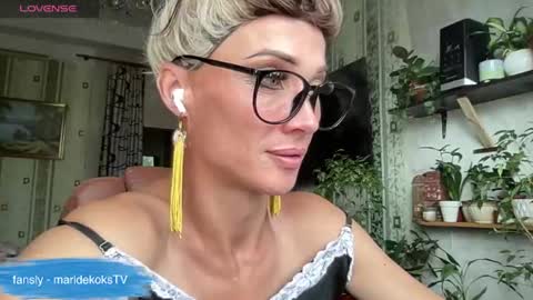 Mari online show from July 8, 3:15 pm