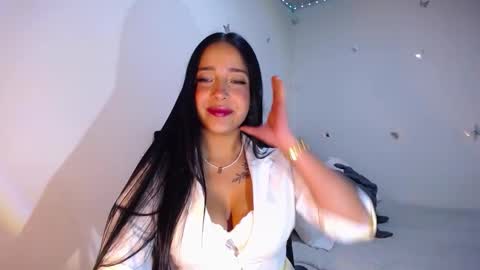 Nicolle online show from October 19, 4:17 am