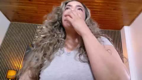 marie_hss online show from February 17, 8:30 pm